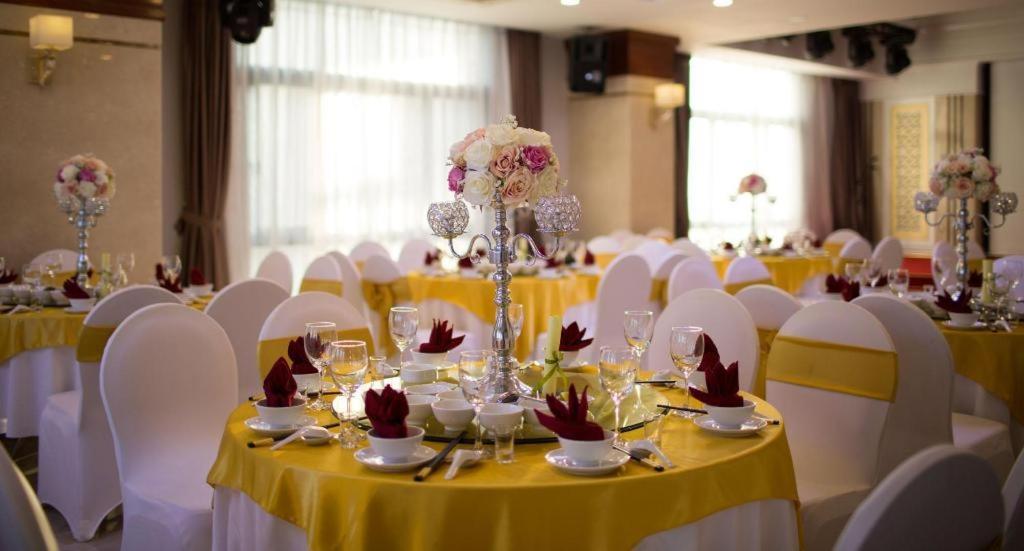 Royal Palace Hotel Tuyen Quang Luaran gambar