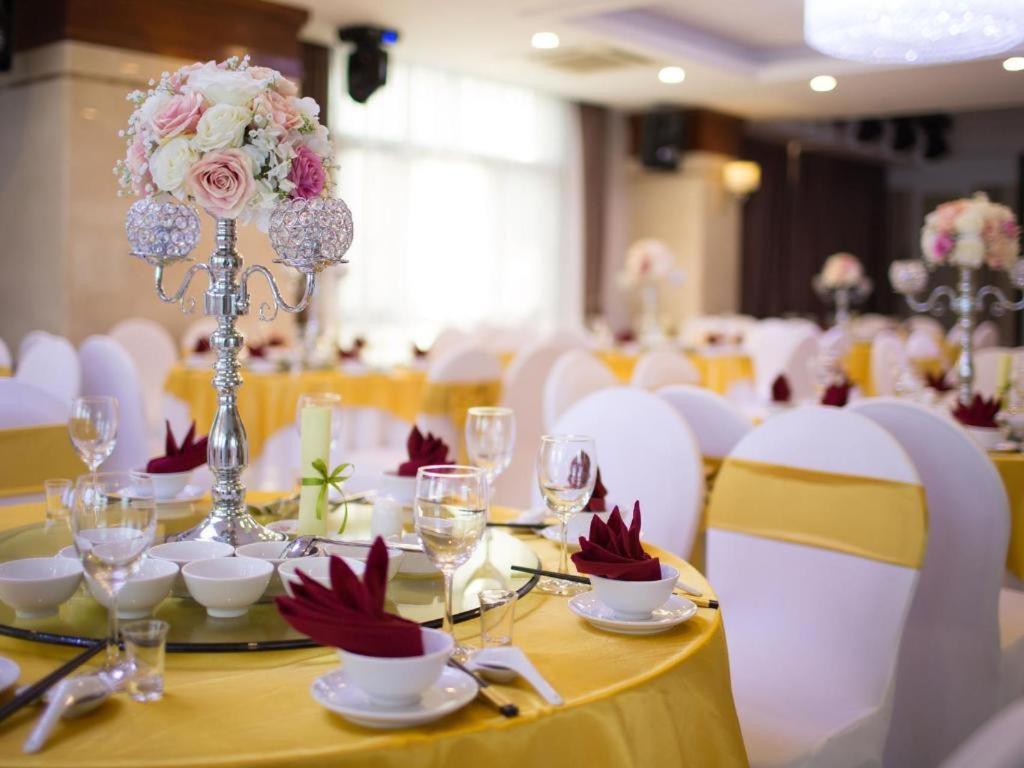 Royal Palace Hotel Tuyen Quang Luaran gambar