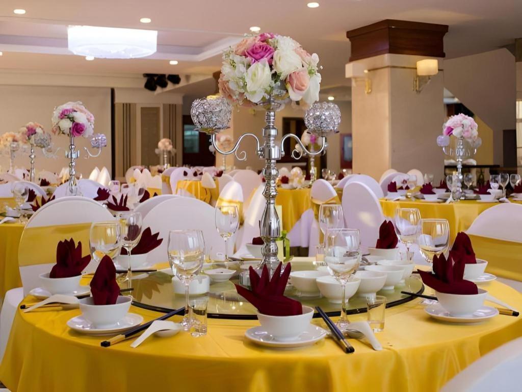 Royal Palace Hotel Tuyen Quang Luaran gambar