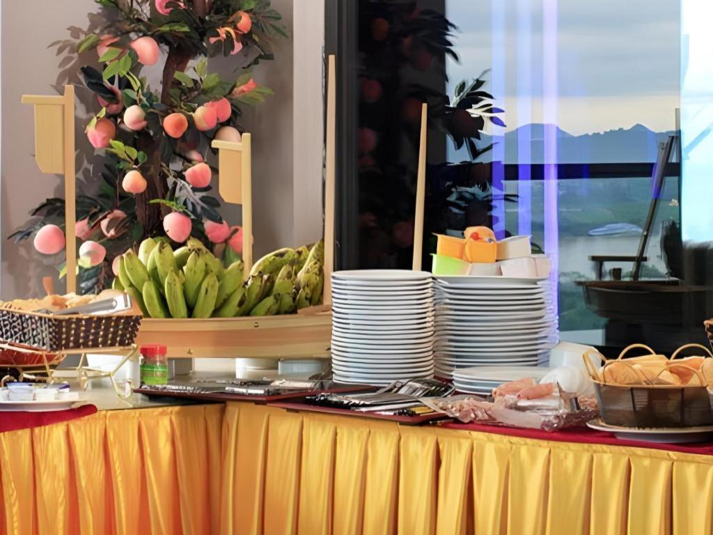 Royal Palace Hotel Tuyen Quang Luaran gambar