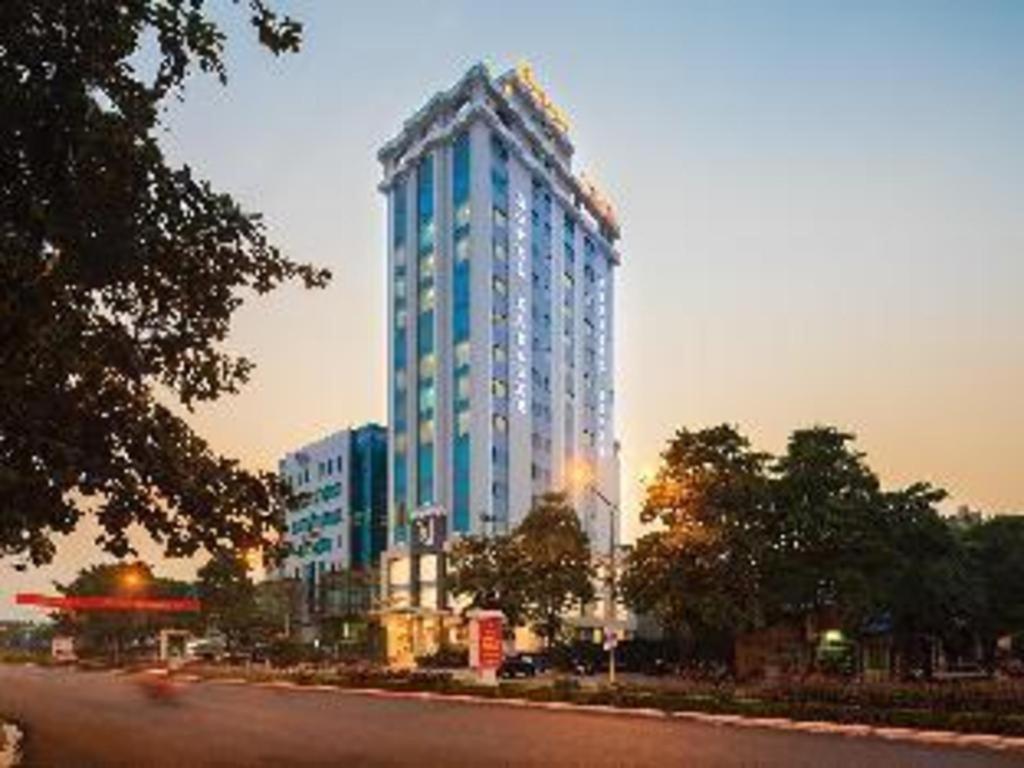Royal Palace Hotel Tuyen Quang Luaran gambar