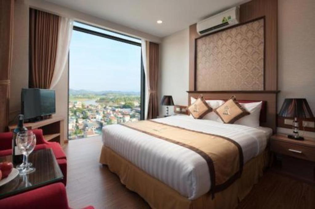 Royal Palace Hotel Tuyen Quang Luaran gambar